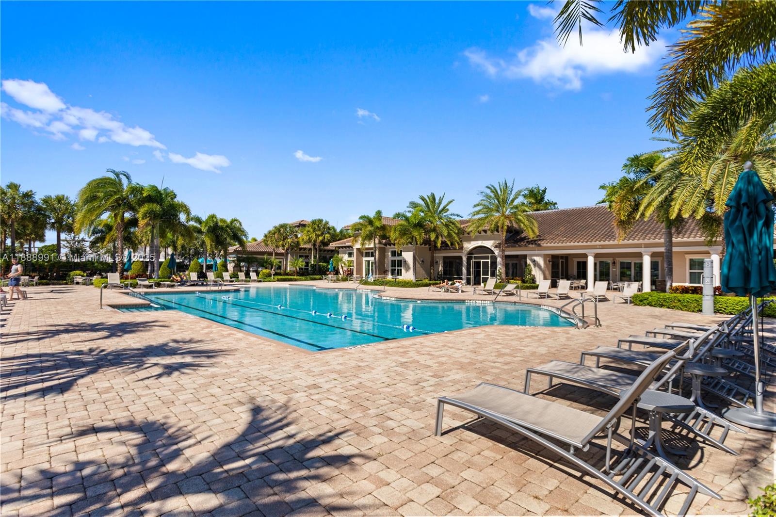 HILLCREST COUNTRY CLUB NO - Residential Lease