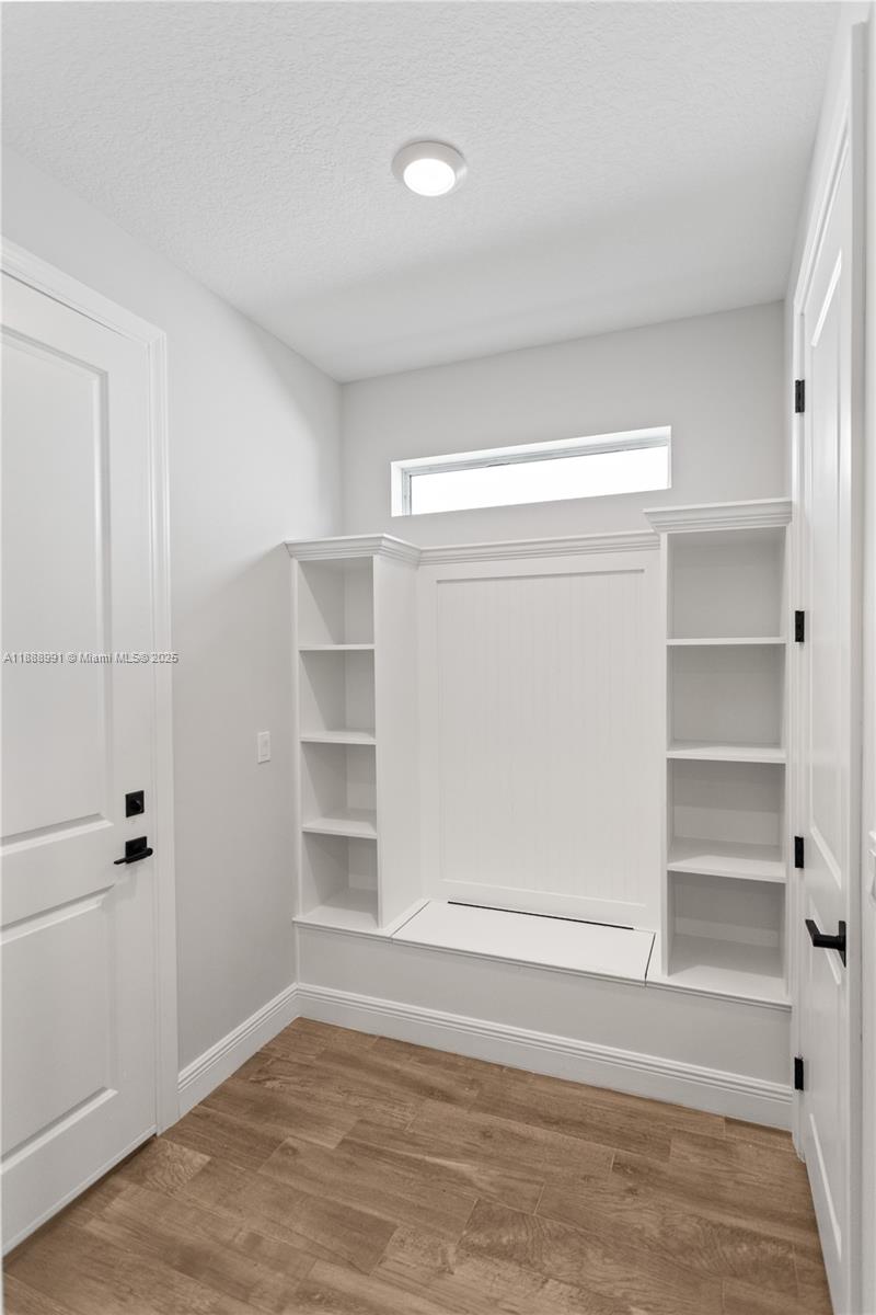 HILLCREST COUNTRY CLUB NO - Residential Lease