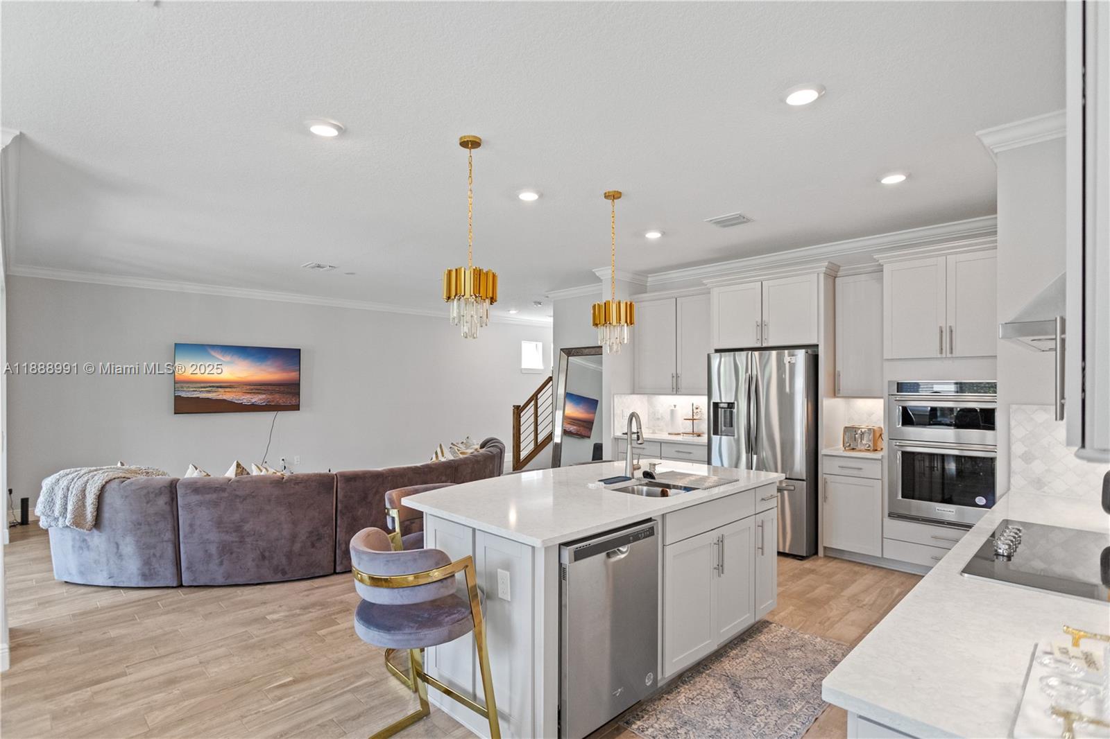 HILLCREST COUNTRY CLUB NO - Residential Lease