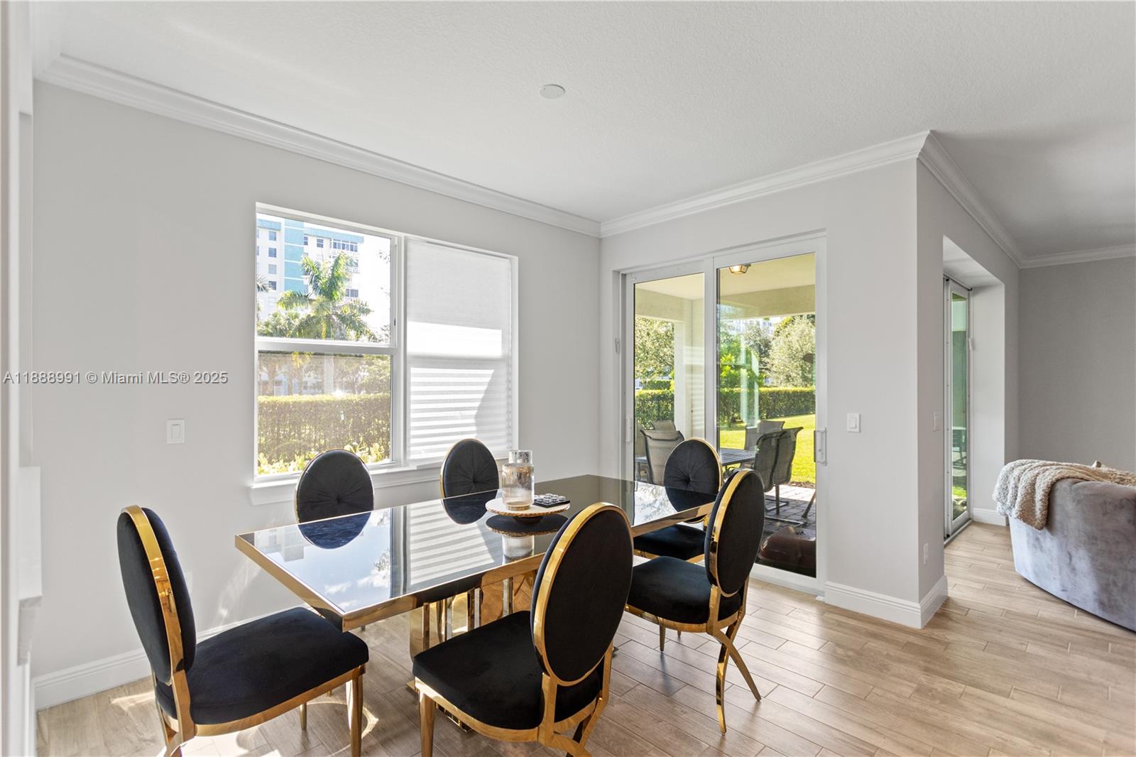 HILLCREST COUNTRY CLUB NO - Residential Lease