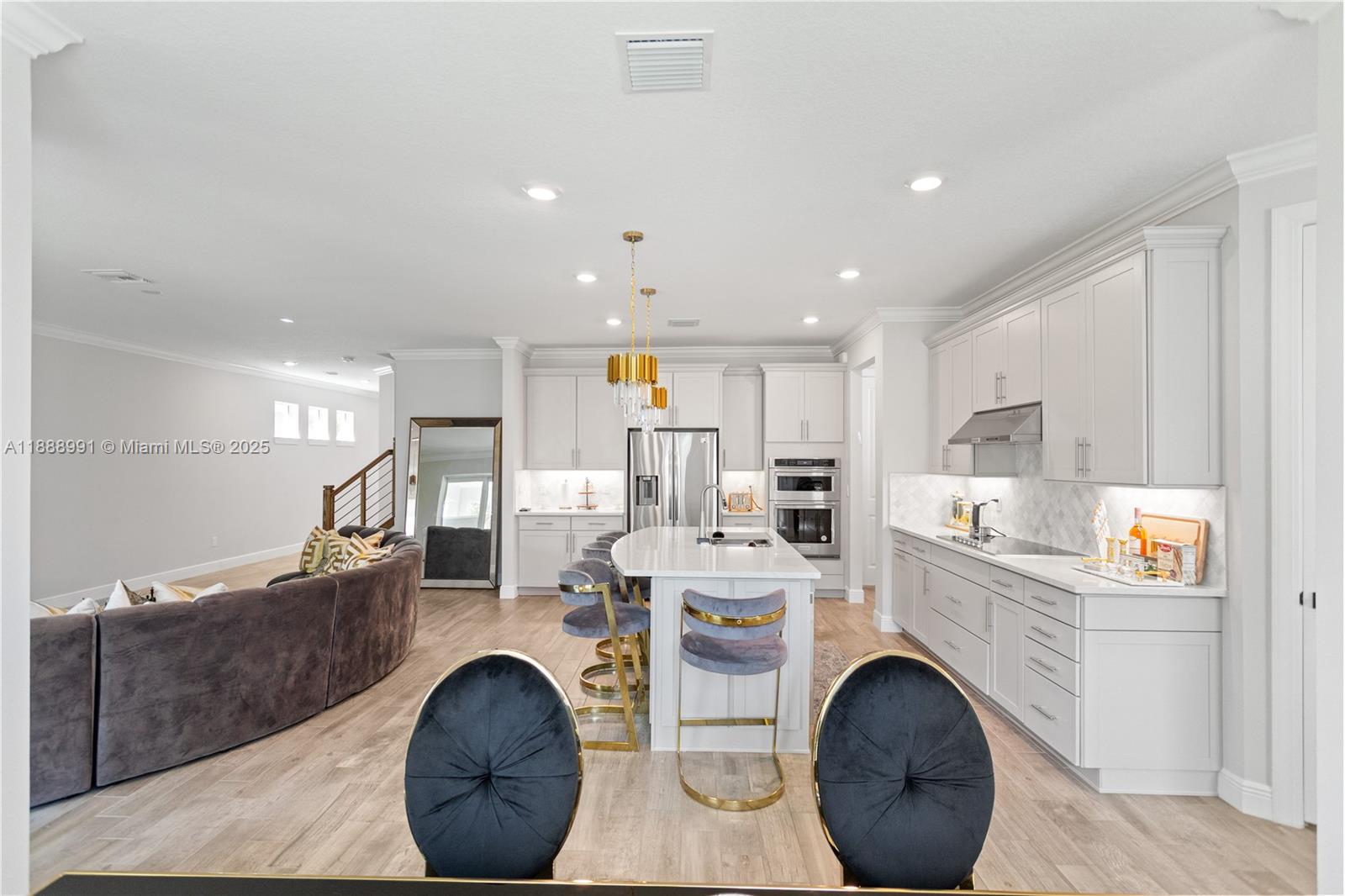 HILLCREST COUNTRY CLUB NO - Residential Lease