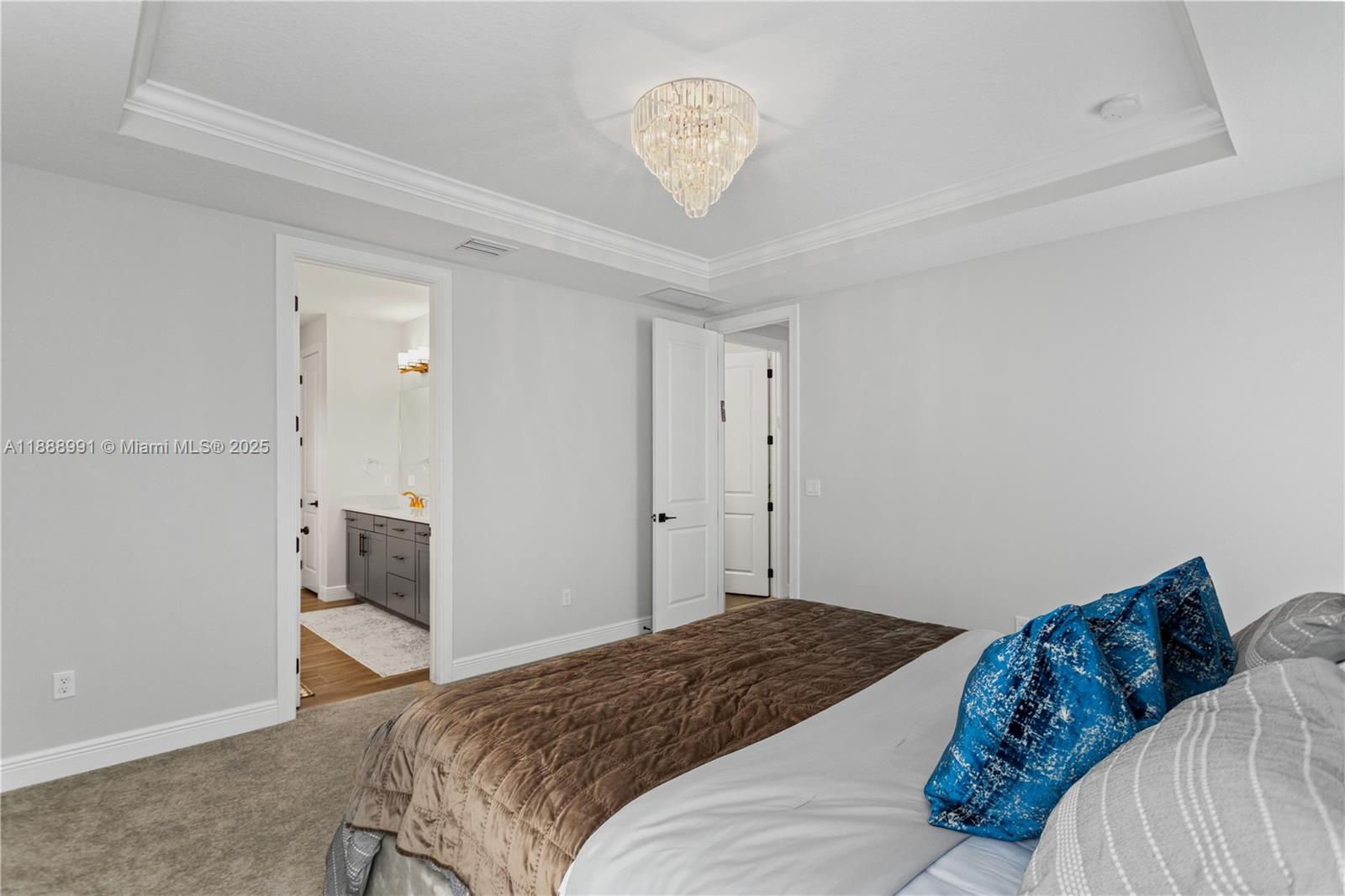 HILLCREST COUNTRY CLUB NO - Residential Lease