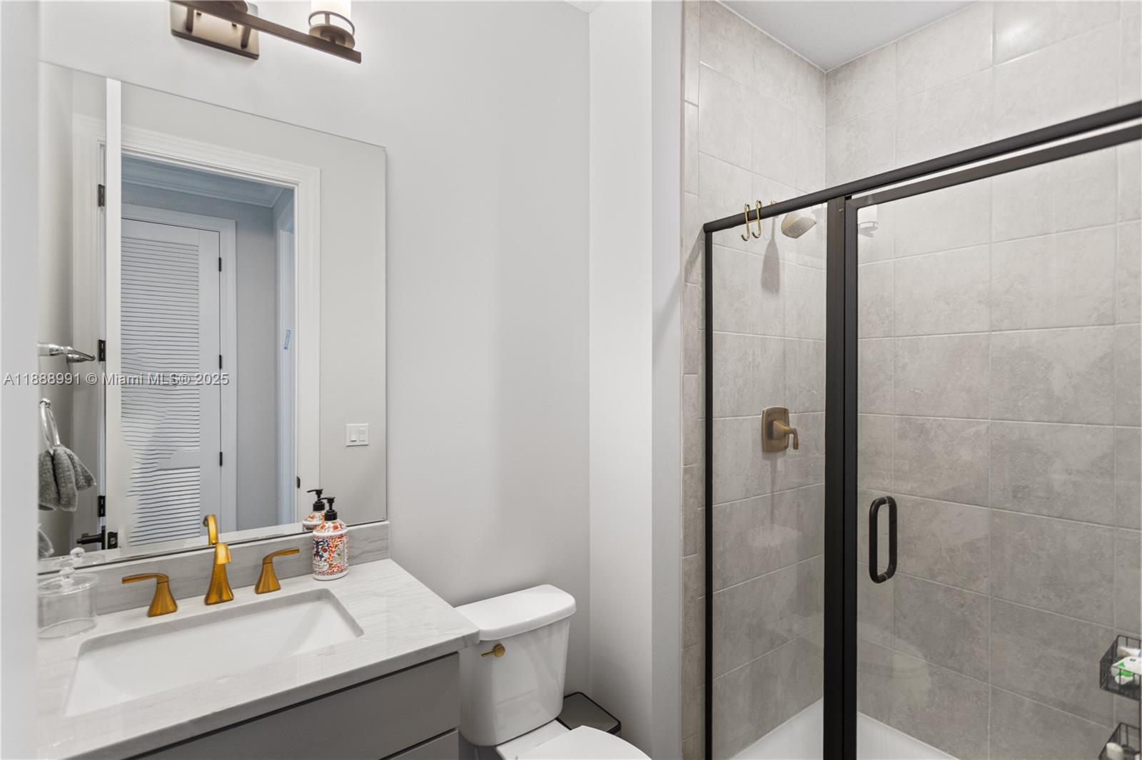 HILLCREST COUNTRY CLUB NO - Residential Lease