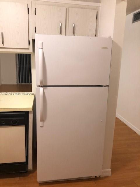 VILLAGE OF KINGS CREEK CO - Residential Lease