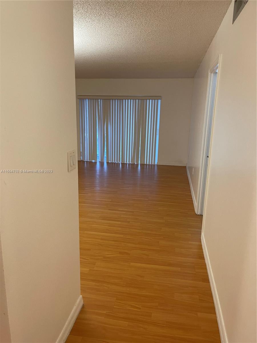 VILLAGE OF KINGS CREEK CO - Residential Lease