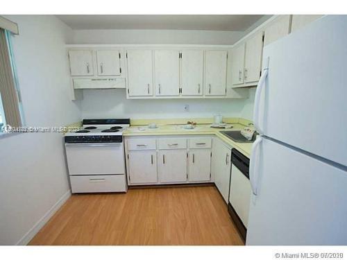 VILLAGE OF KINGS CREEK CO - Residential Lease