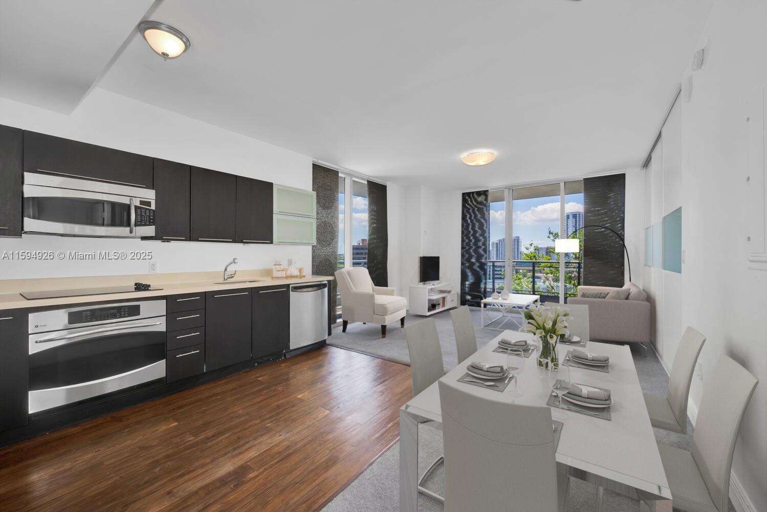 Property for Sale at 90 Sw 3rd St 1112, Miami, Broward County, Florida - Bedrooms: 1 
Bathrooms: 1  - $375,000