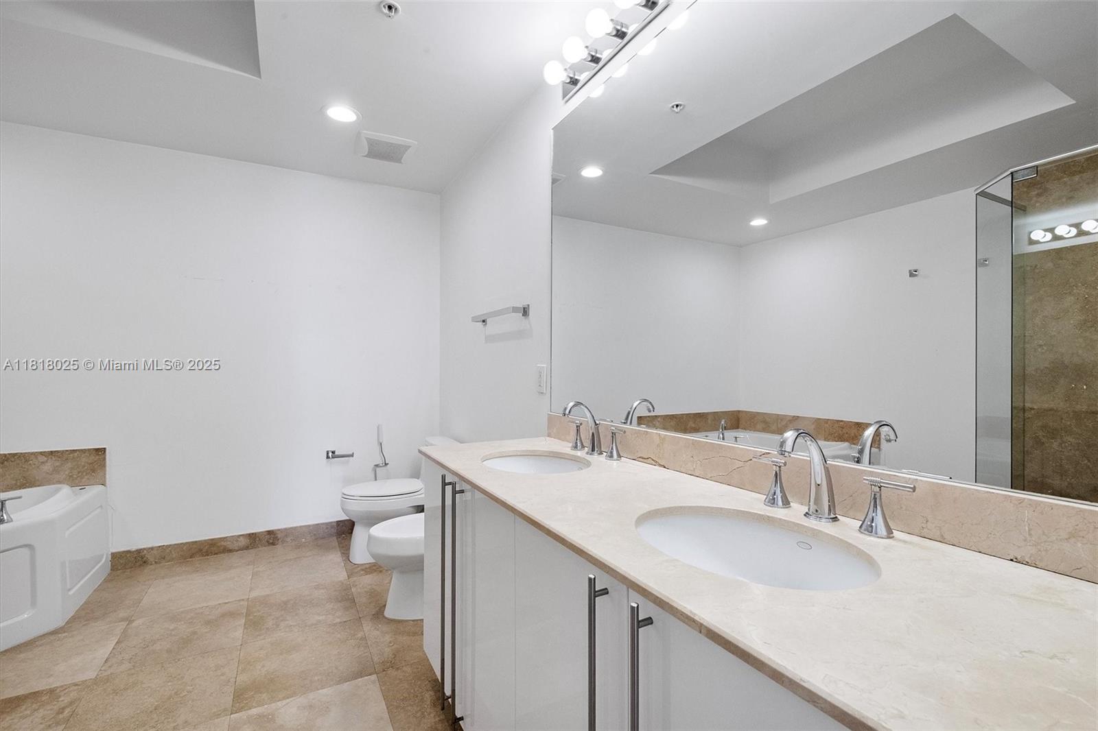 3030 AVENTURA CONDO - Residential
