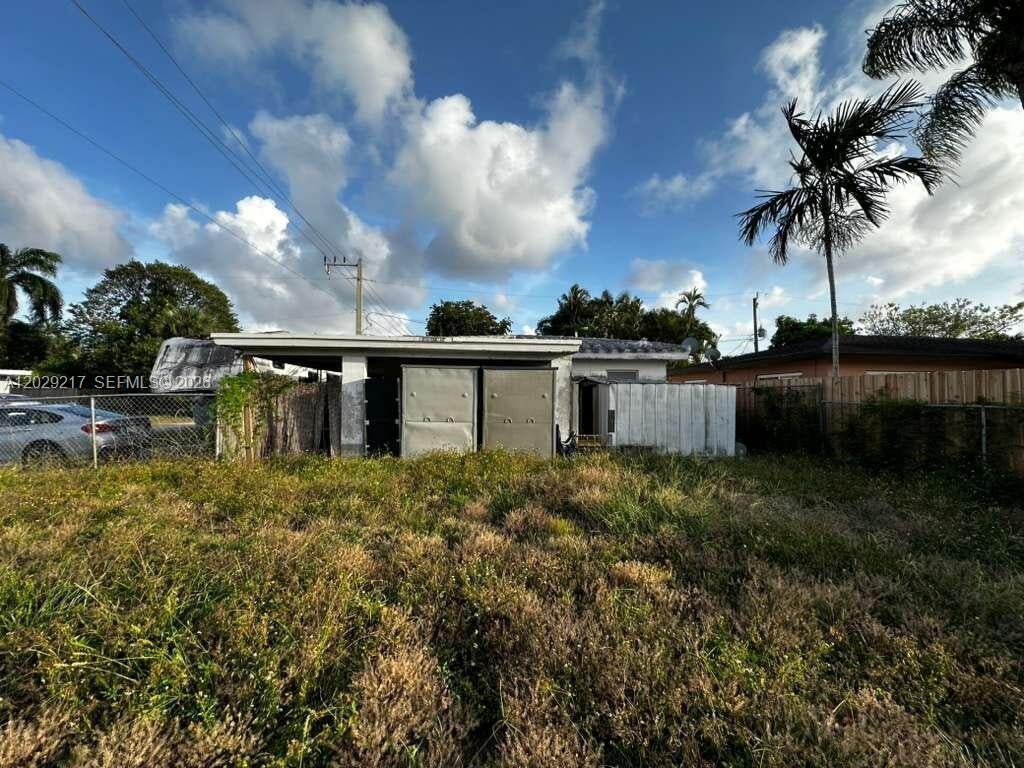 Photo of 316 NW 47th Ct, Fort Lauderdale, FL 33309 (MLS # A12029217)