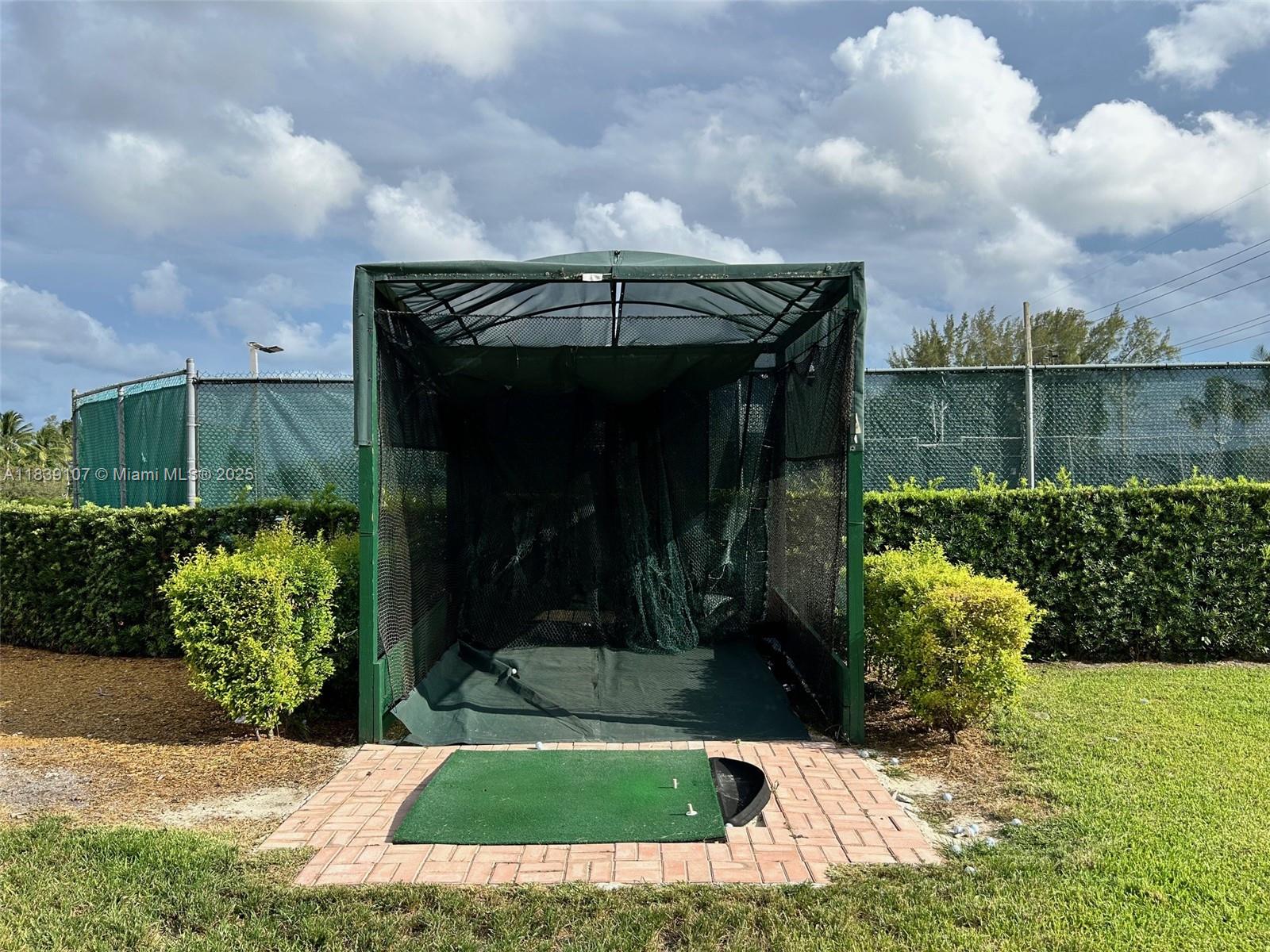 HOLLYBROOK GOLF - Residential