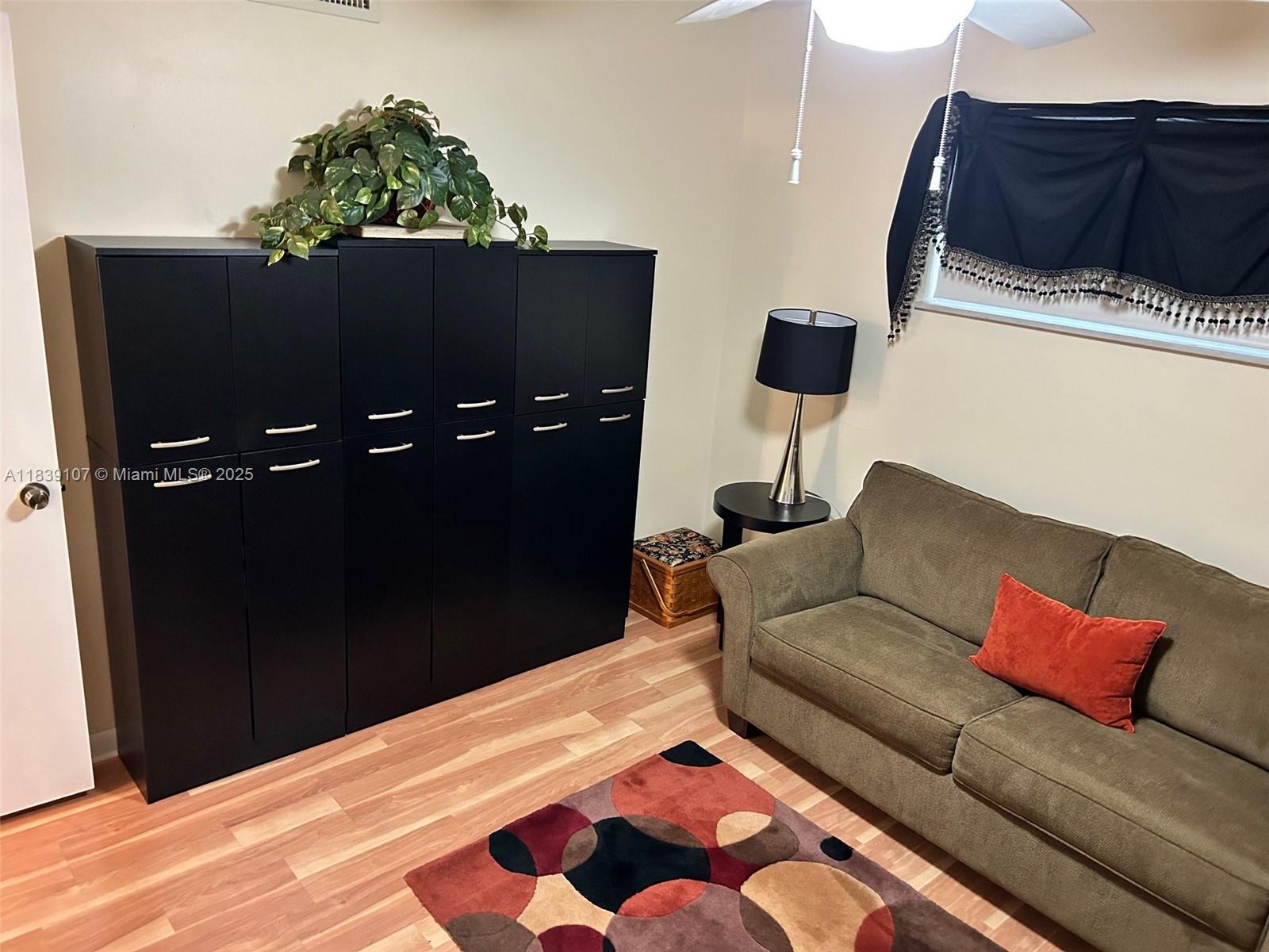 HOLLYBROOK GOLF - Residential