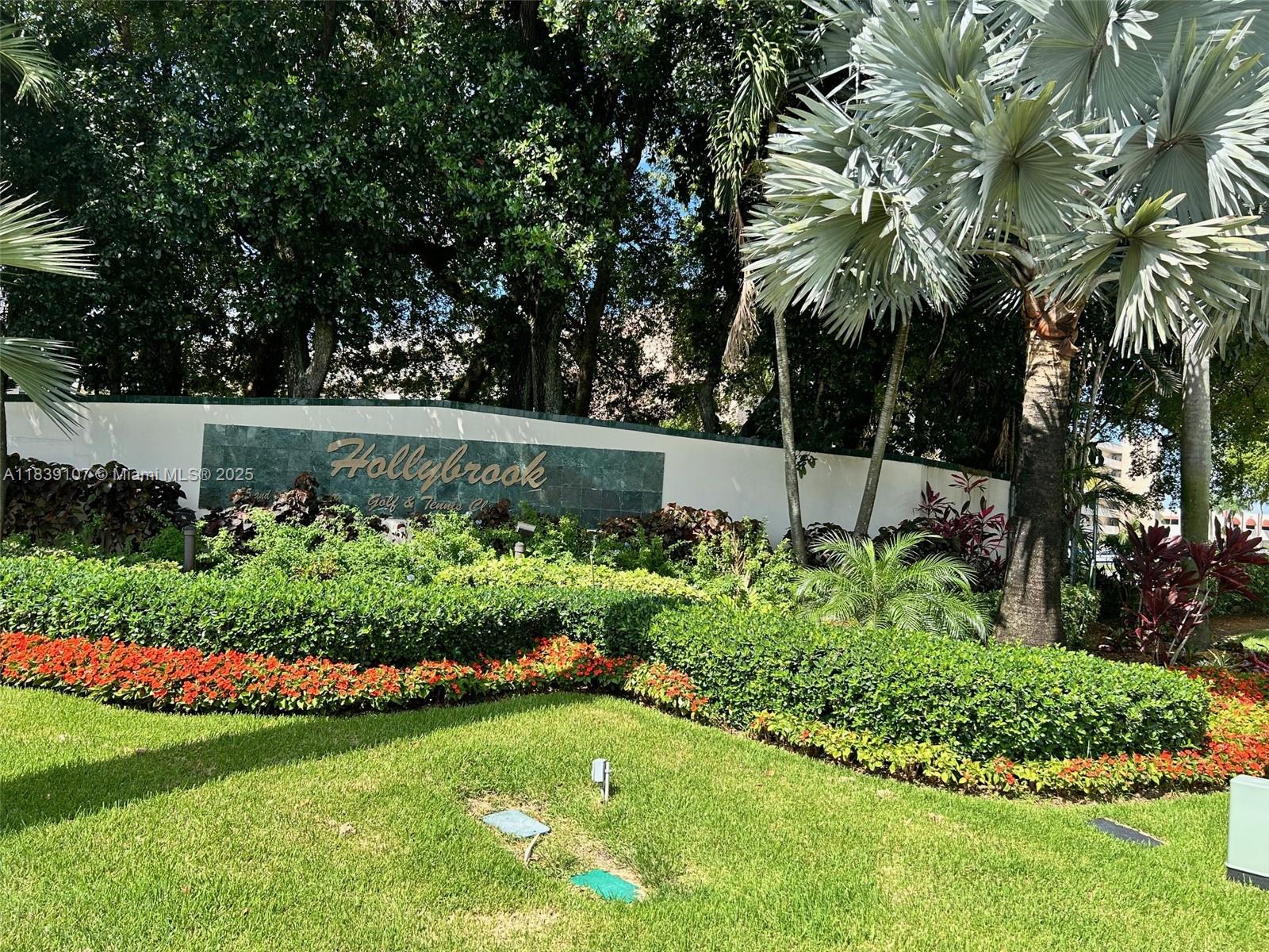 HOLLYBROOK GOLF - Residential