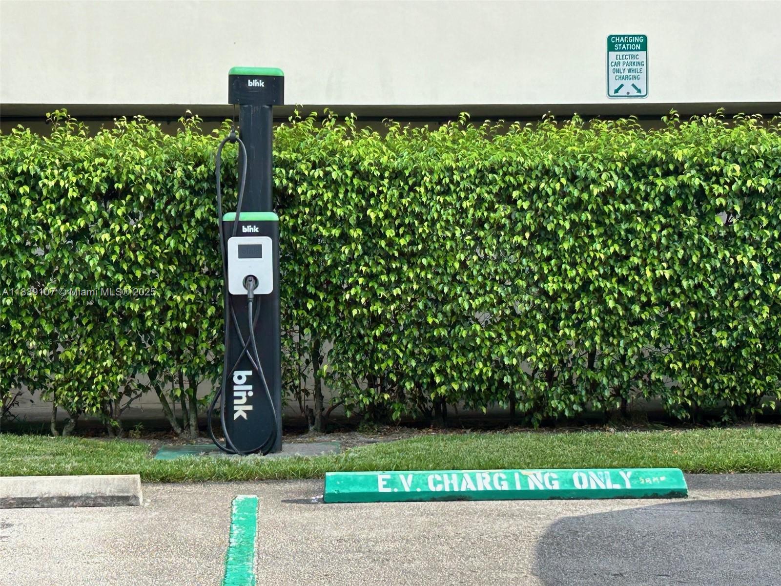 HOLLYBROOK GOLF - Residential