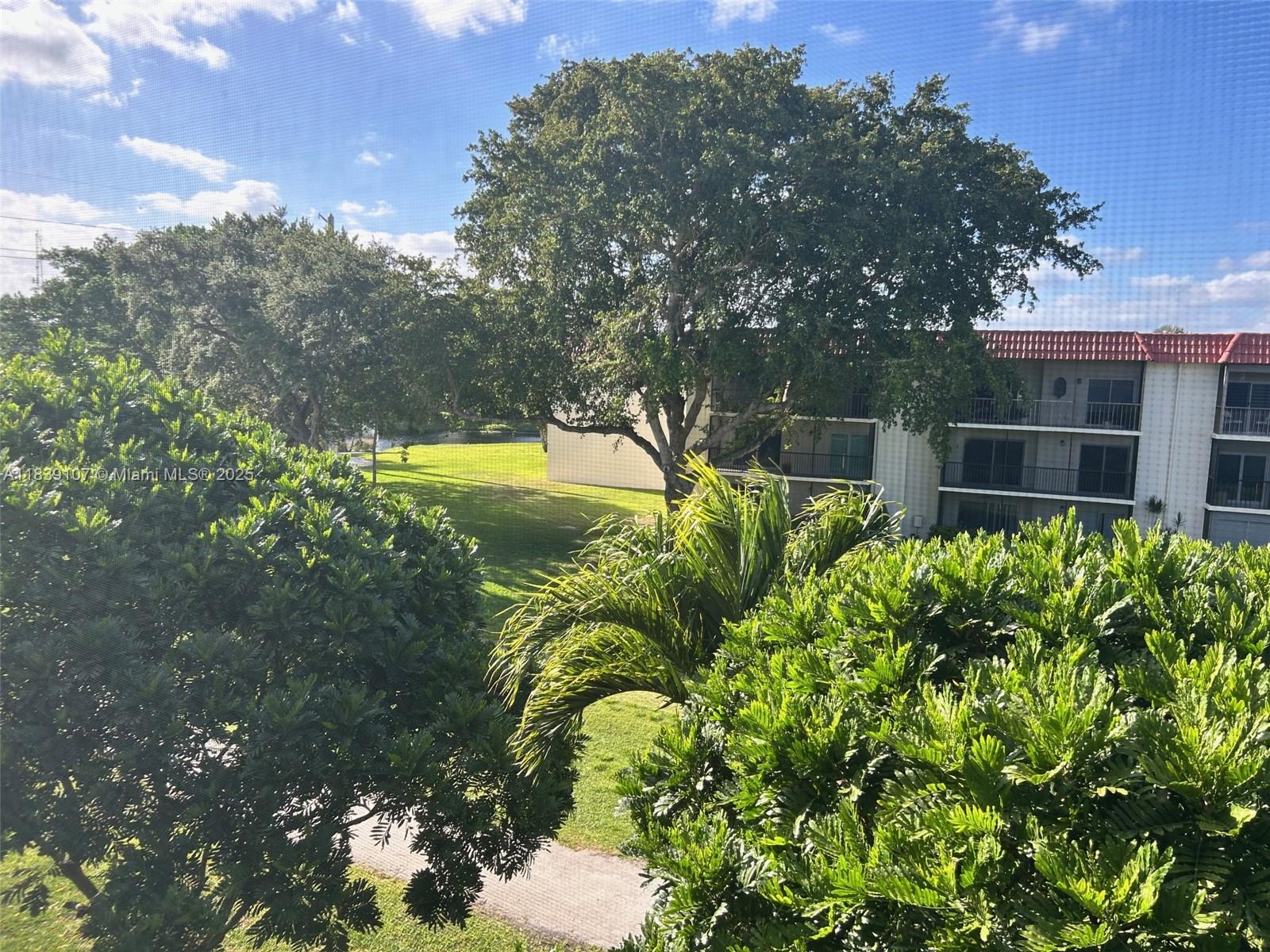 HOLLYBROOK GOLF - Residential