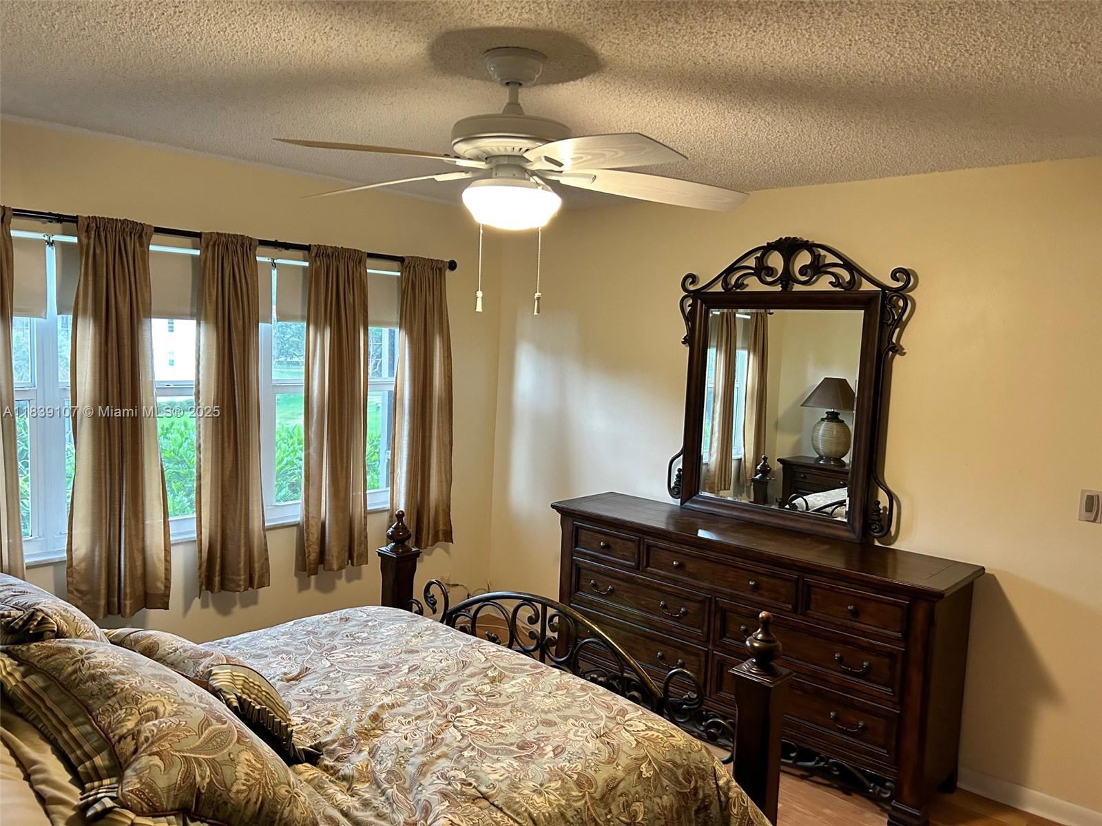 HOLLYBROOK GOLF - Residential