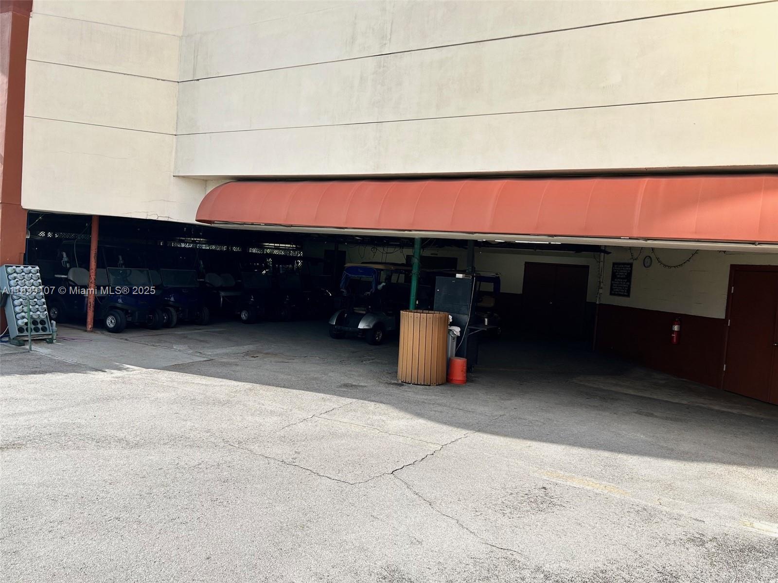 HOLLYBROOK GOLF - Residential