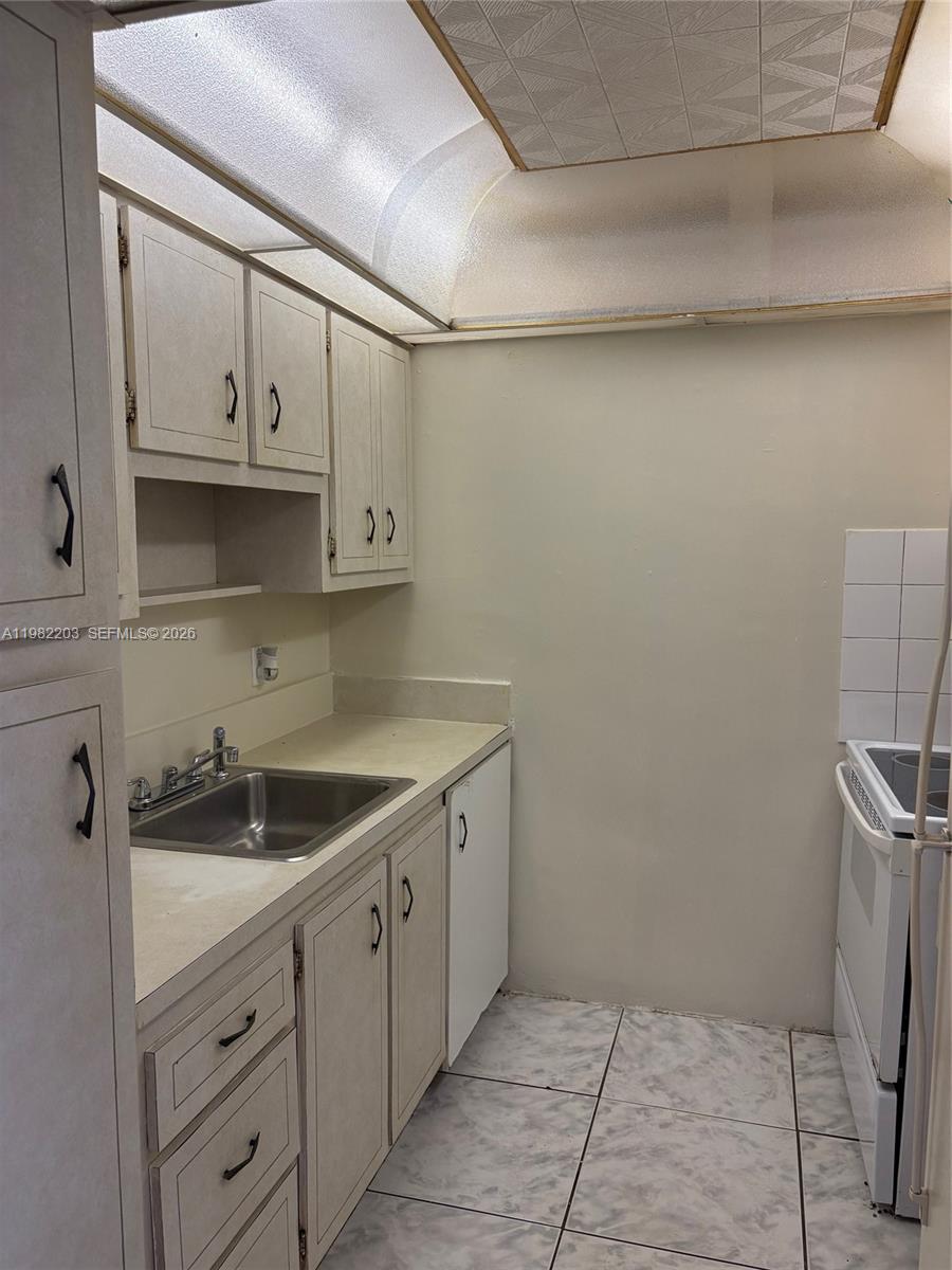 SEVILLA PLAZA CONDO - Residential Lease