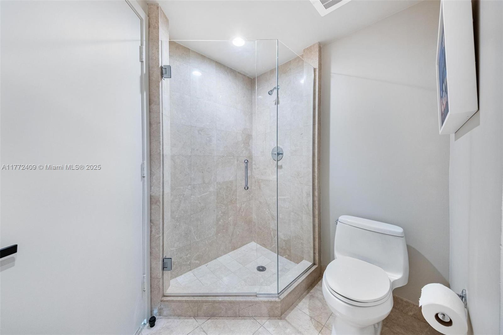 JADE RESIDENCES AT BRICKE - Residential