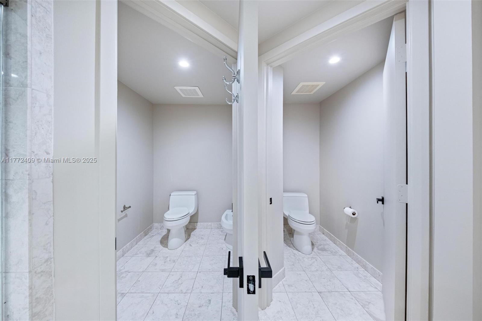 JADE RESIDENCES AT BRICKE - Residential