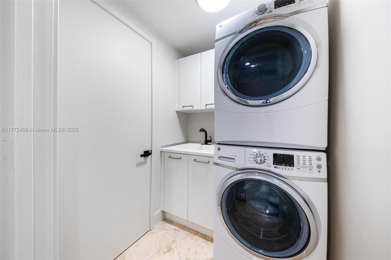 JADE RESIDENCES AT BRICKE - Residential