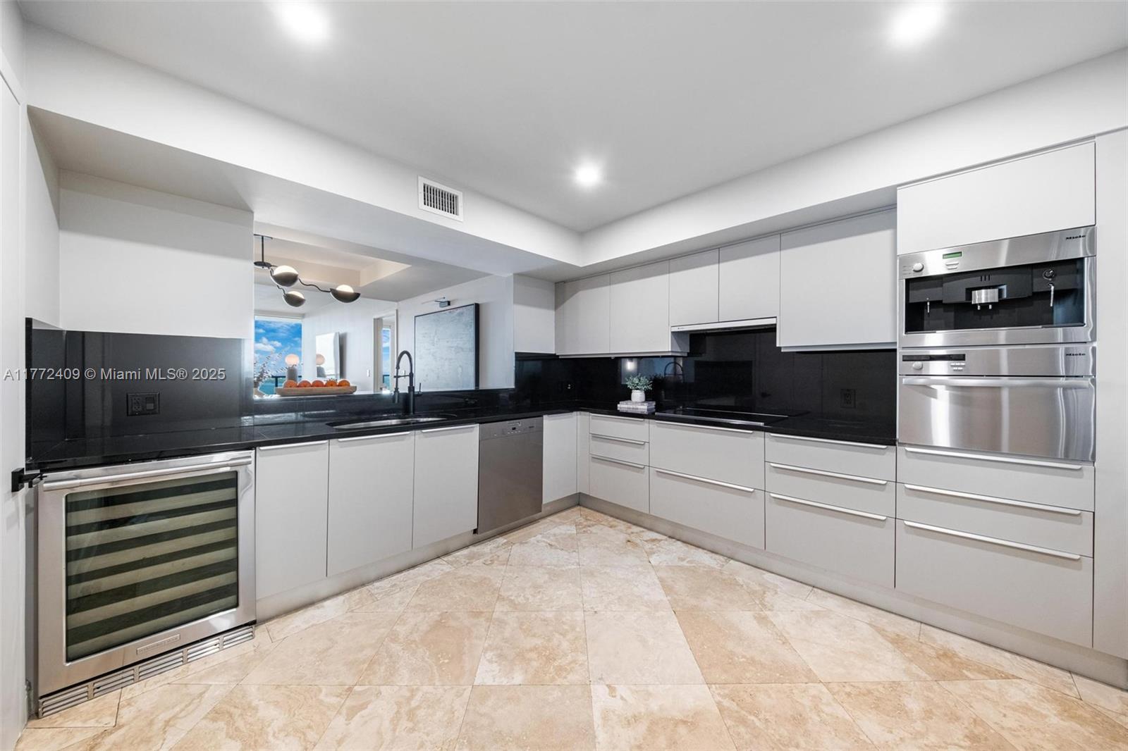 JADE RESIDENCES AT BRICKE - Residential