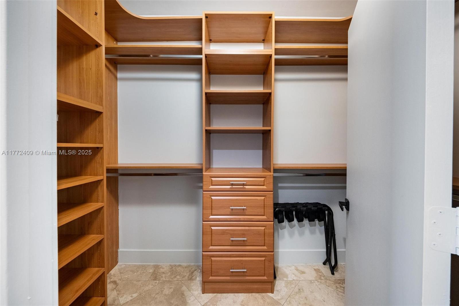 JADE RESIDENCES AT BRICKE - Residential