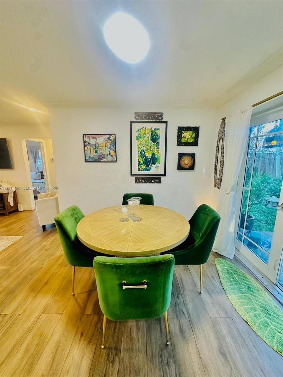 LAUDERDALE PARK 6-33 1/2 - Residential