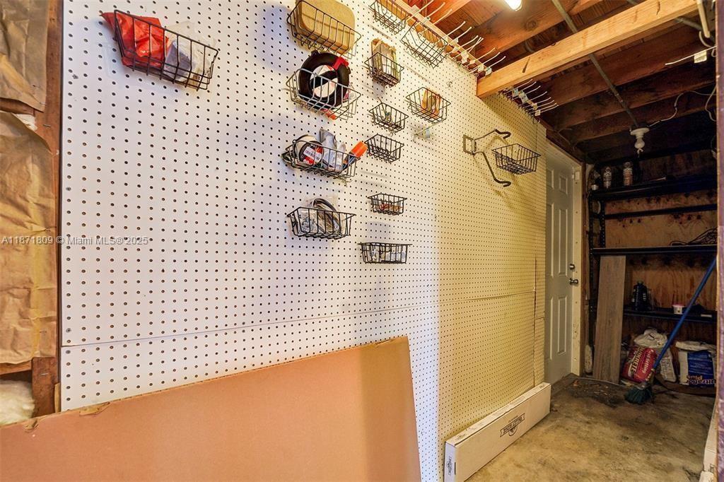 LAUDERDALE PARK 6-33 1/2 - Residential