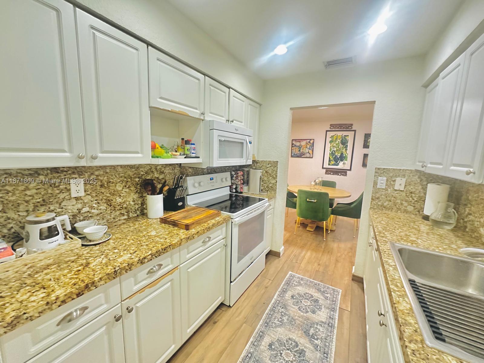 LAUDERDALE PARK 6-33 1/2 - Residential