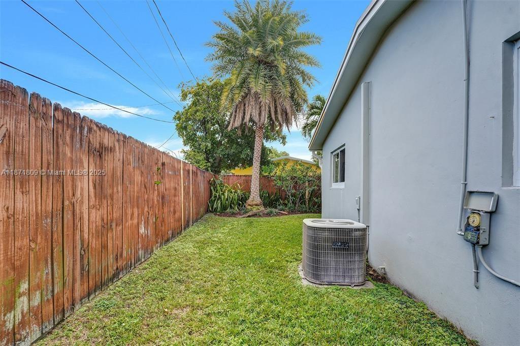 LAUDERDALE PARK 6-33 1/2 - Residential