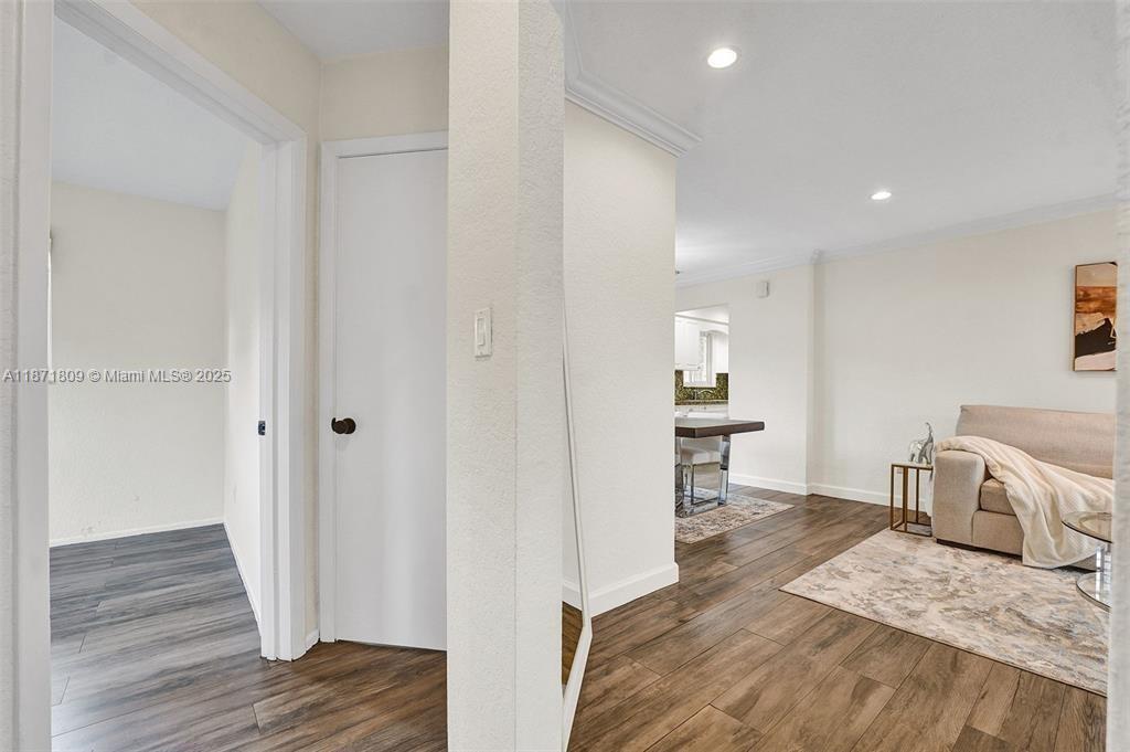 LAUDERDALE PARK 6-33 1/2 - Residential