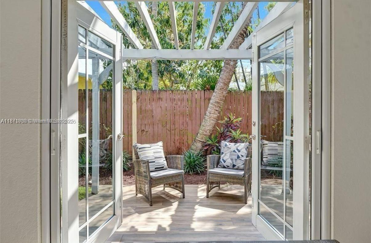 LAUDERDALE PARK 6-33 1/2 - Residential