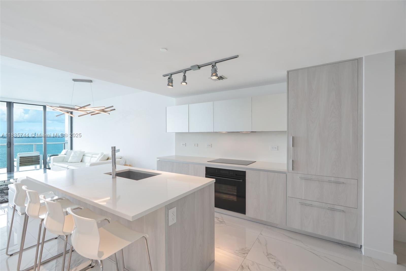 3131 NE 7th Ave 1202, Miami, FL, 33137/$875,000 3 3131 NE 7th Ave 1202