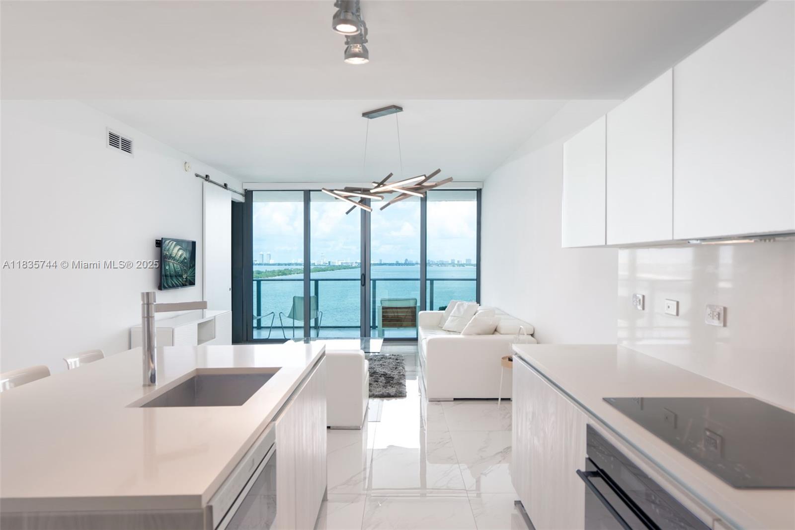 3131 NE 7th Ave 1202, Miami, FL, 33137/$875,000 4 3131 NE 7th Ave 1202