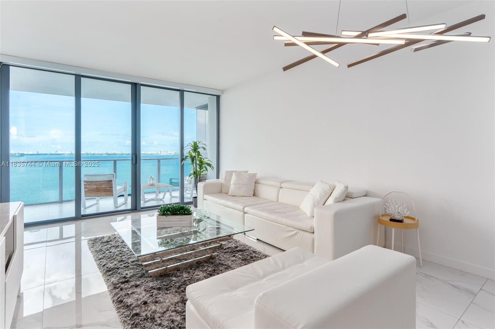3131 NE 7th Ave 1202, Miami, FL, 33137/$875,000 1 3131 NE 7th Ave 1202