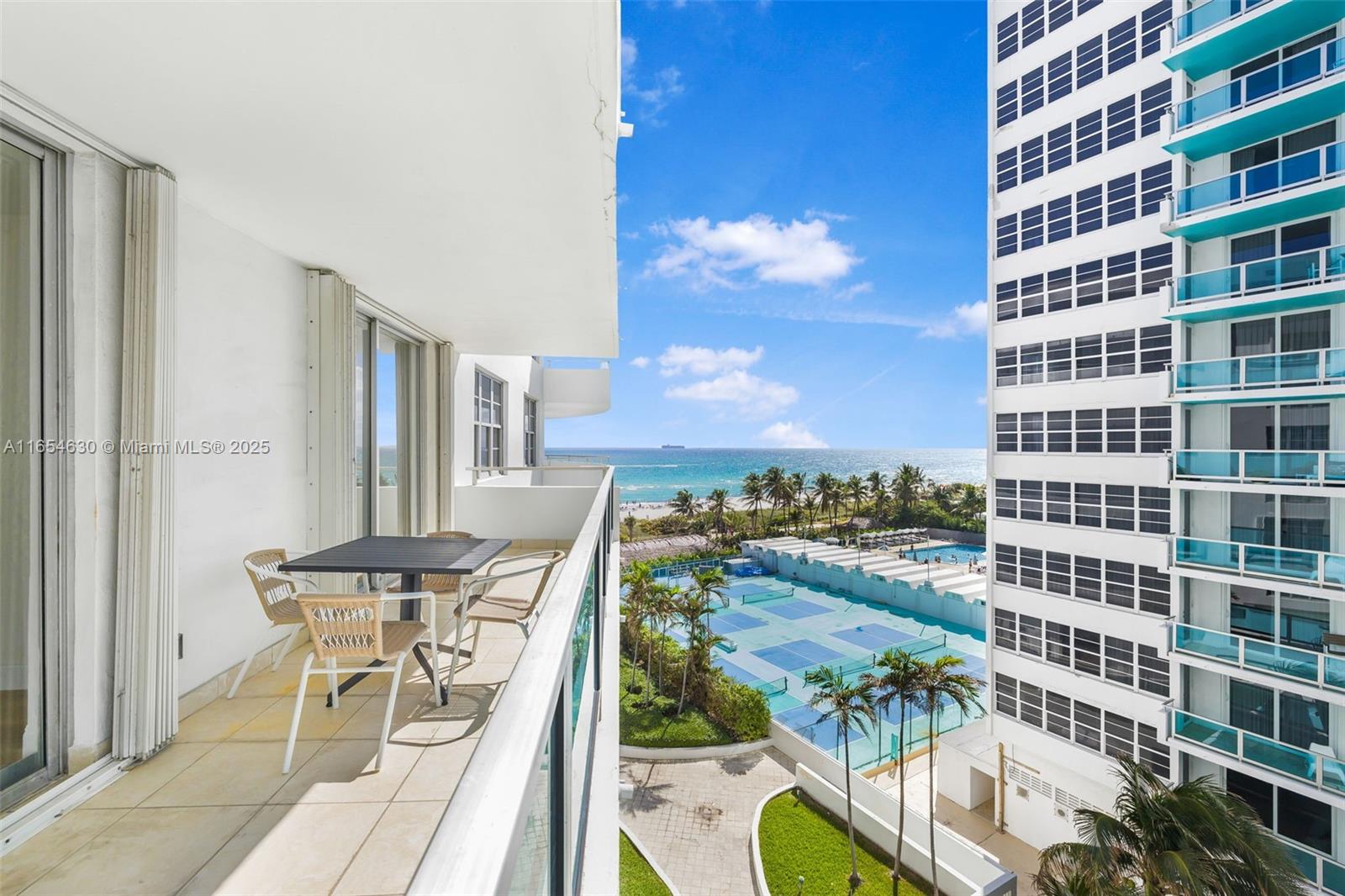 5151 Collins Ave 730 +DEN