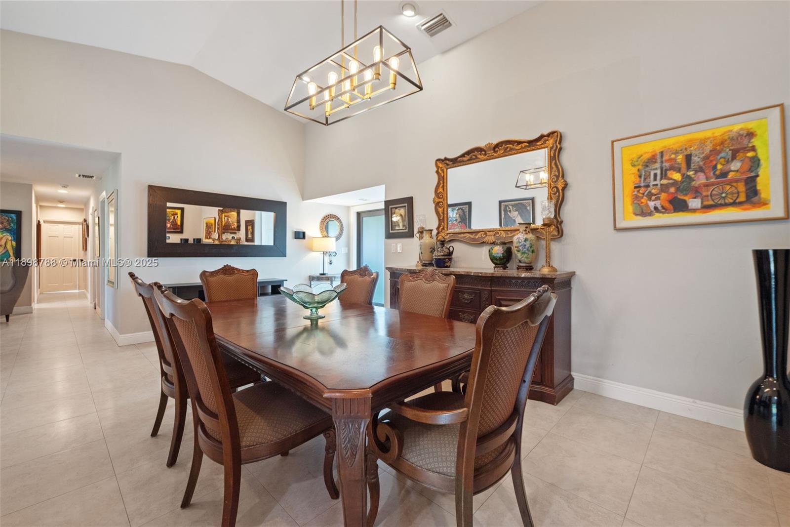 11471 SW 105th Ter, Miami, FL, 33176/$1,150,000 3 11471 SW 105th Ter