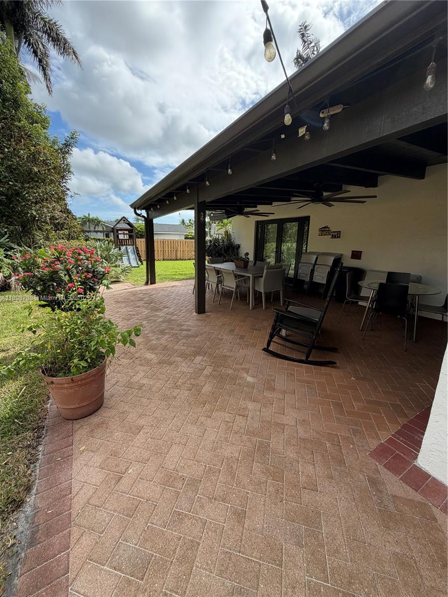 SABAL CHASE SEC FOUR - Residential