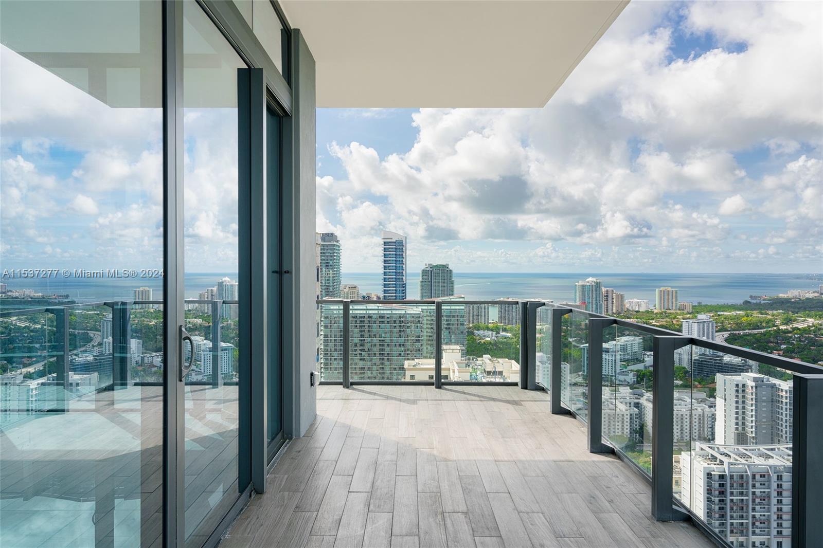RISE BRICKELL CITY CENTRE - Residential