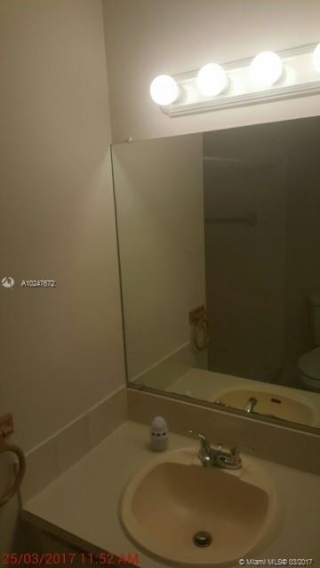 LAURELS AT SHERWOOD CONDO - Residential Lease