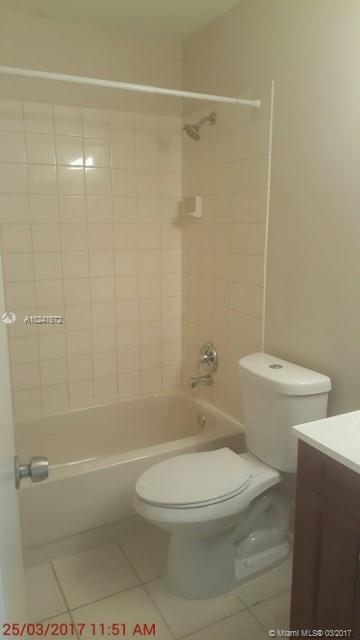 LAURELS AT SHERWOOD CONDO - Residential Lease