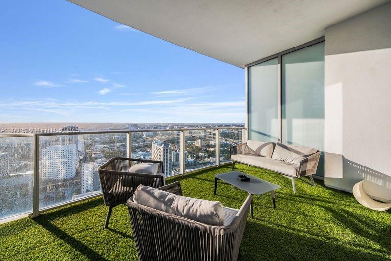 PARAMOUNT MIAMI WORLDCENT - Residential