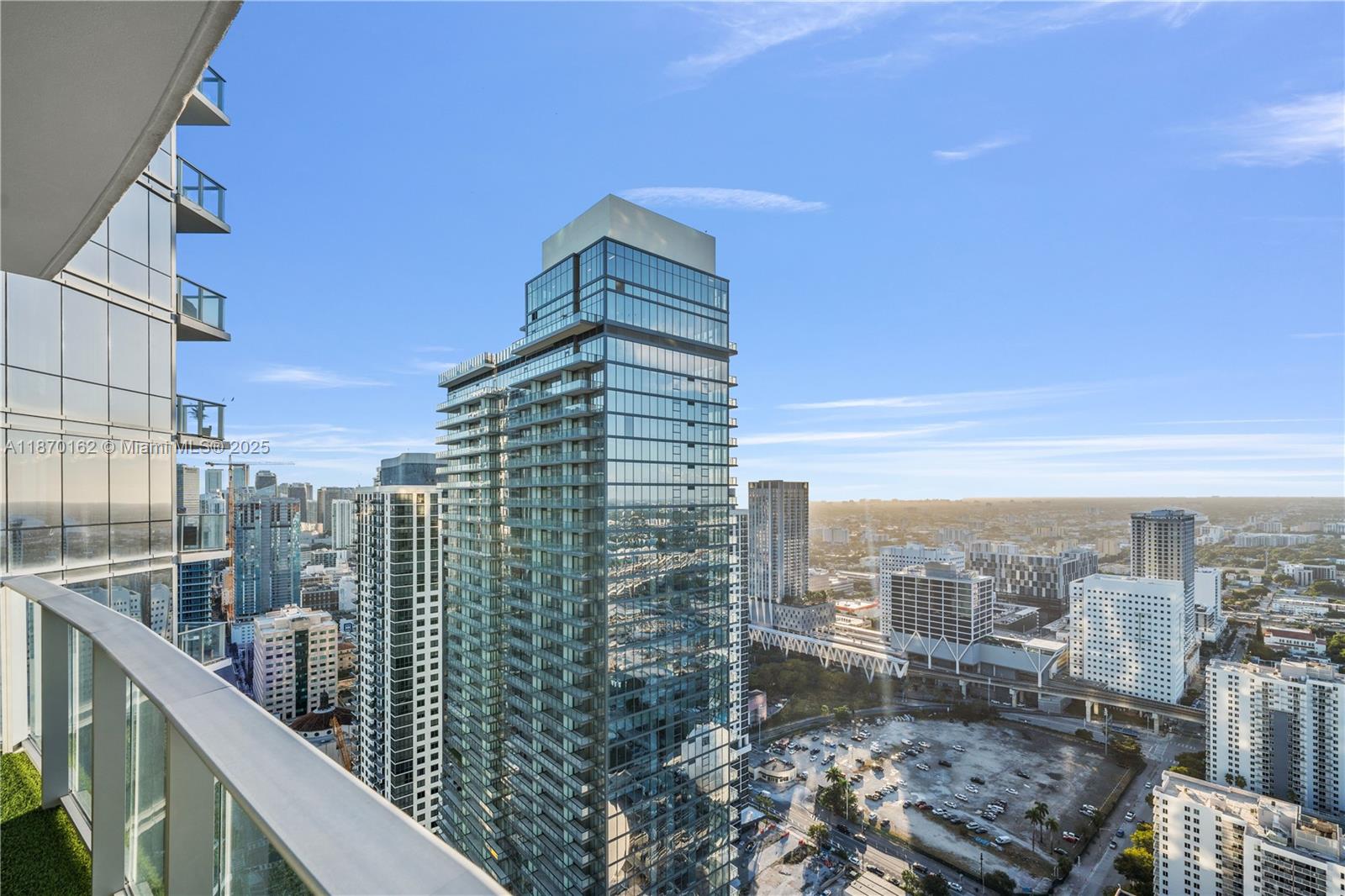 PARAMOUNT MIAMI WORLDCENT - Residential