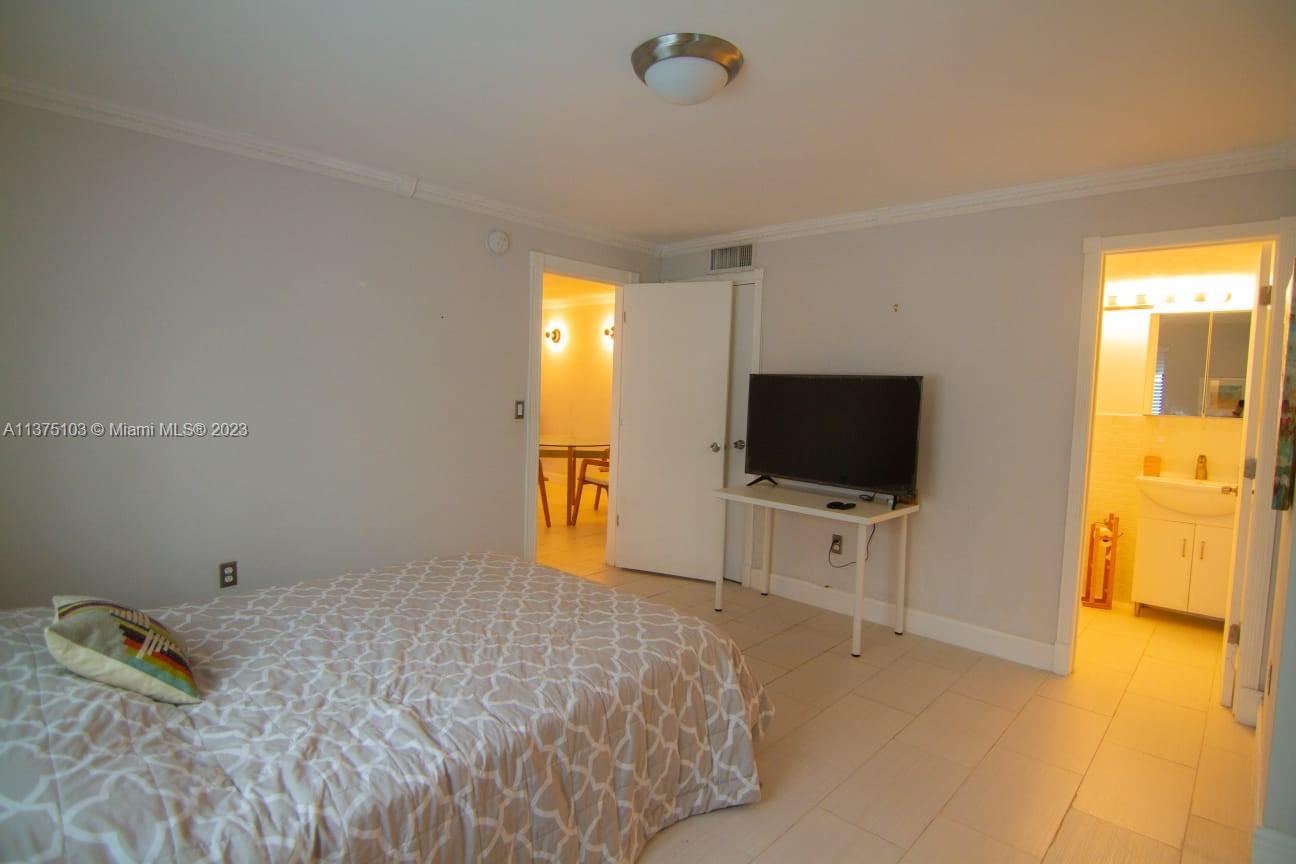 HIBISCUS SOUTH CONDO - Residential Lease