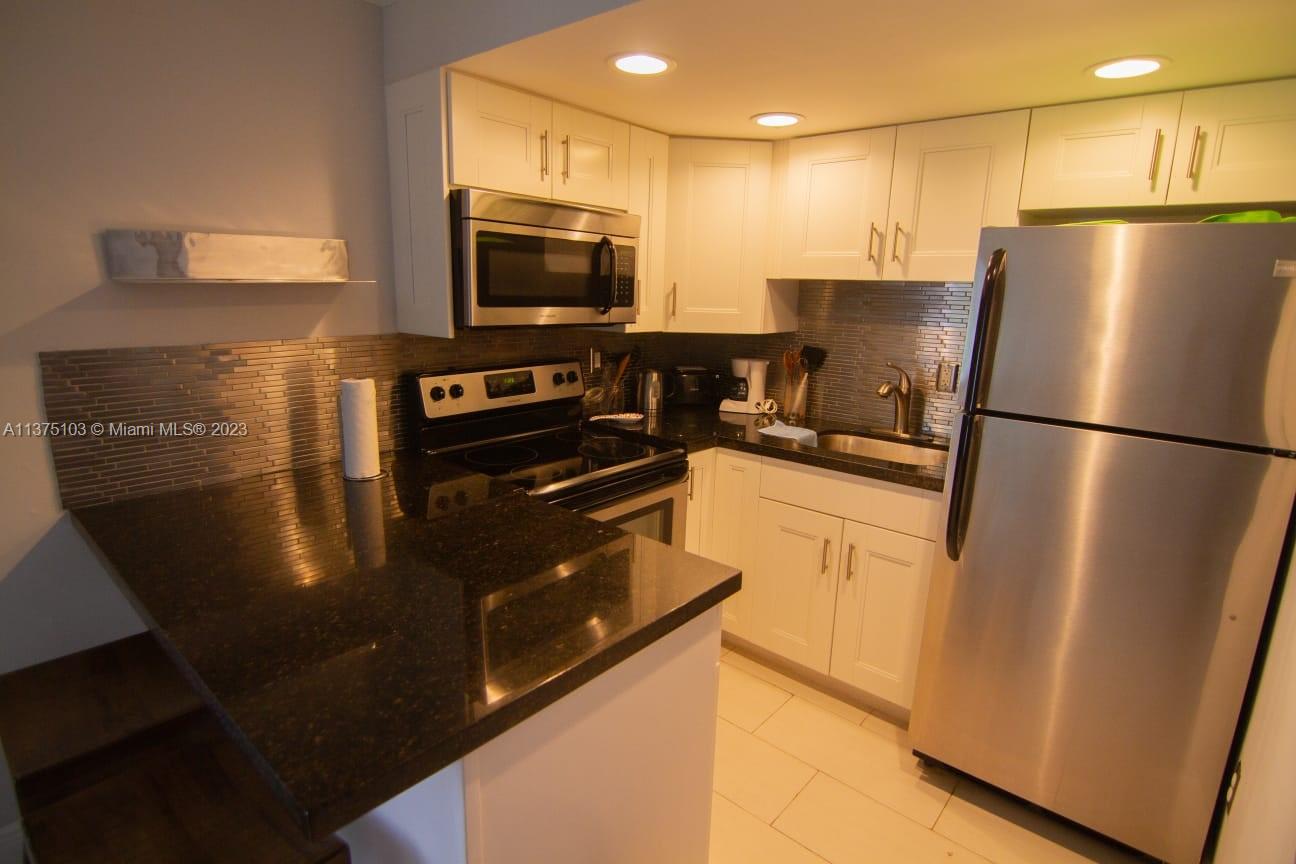 HIBISCUS SOUTH CONDO - Residential Lease