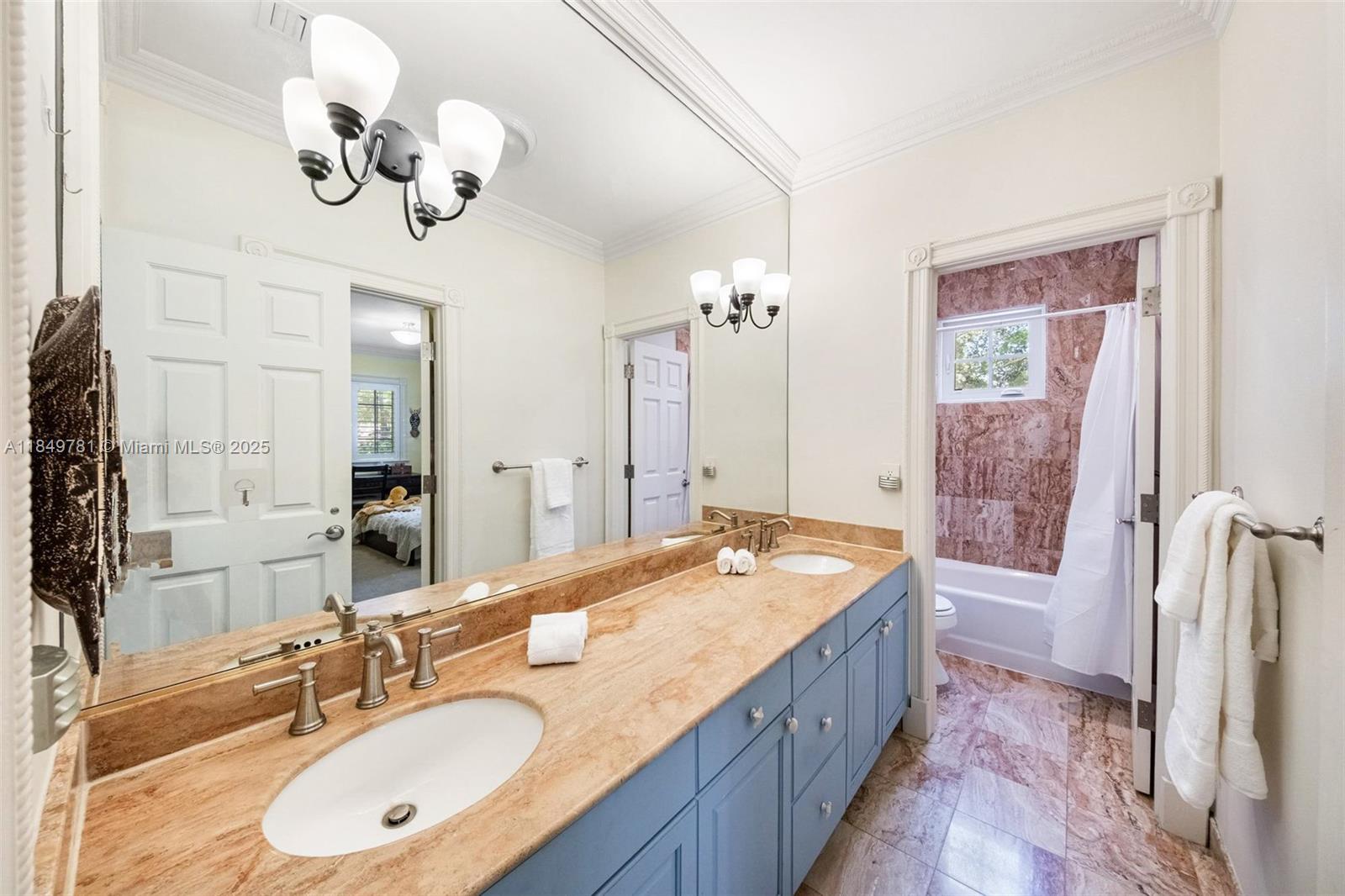 FAIRCHILD OAKS - Residential