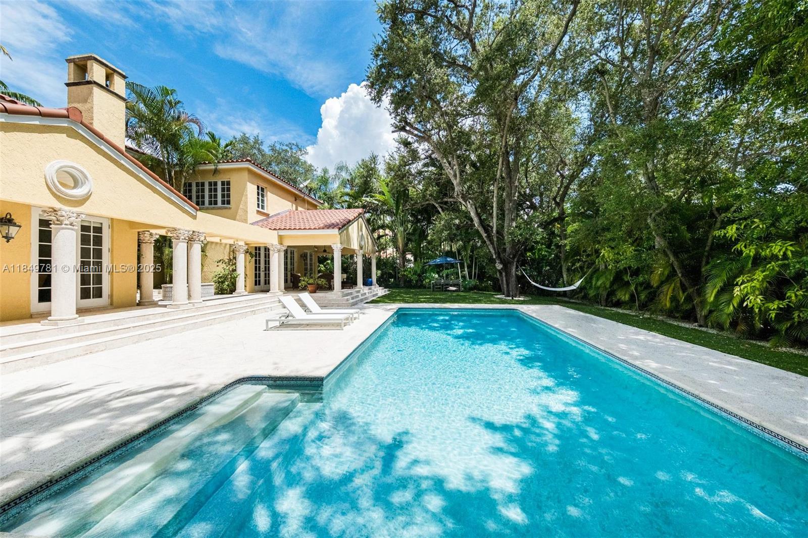 FAIRCHILD OAKS - Residential