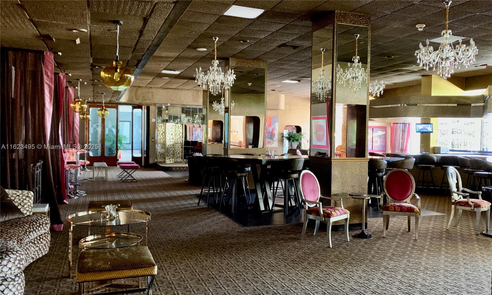 CRICKET CLUB CONDO - Residential