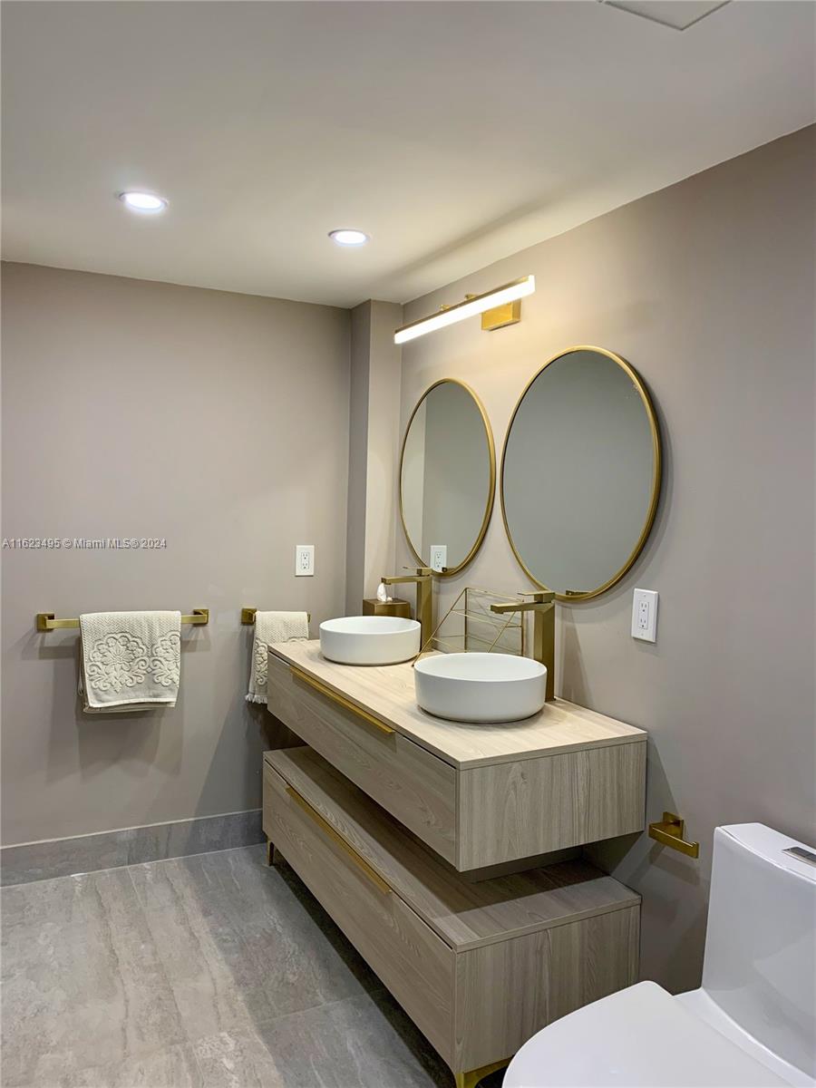 CRICKET CLUB CONDO - Residential