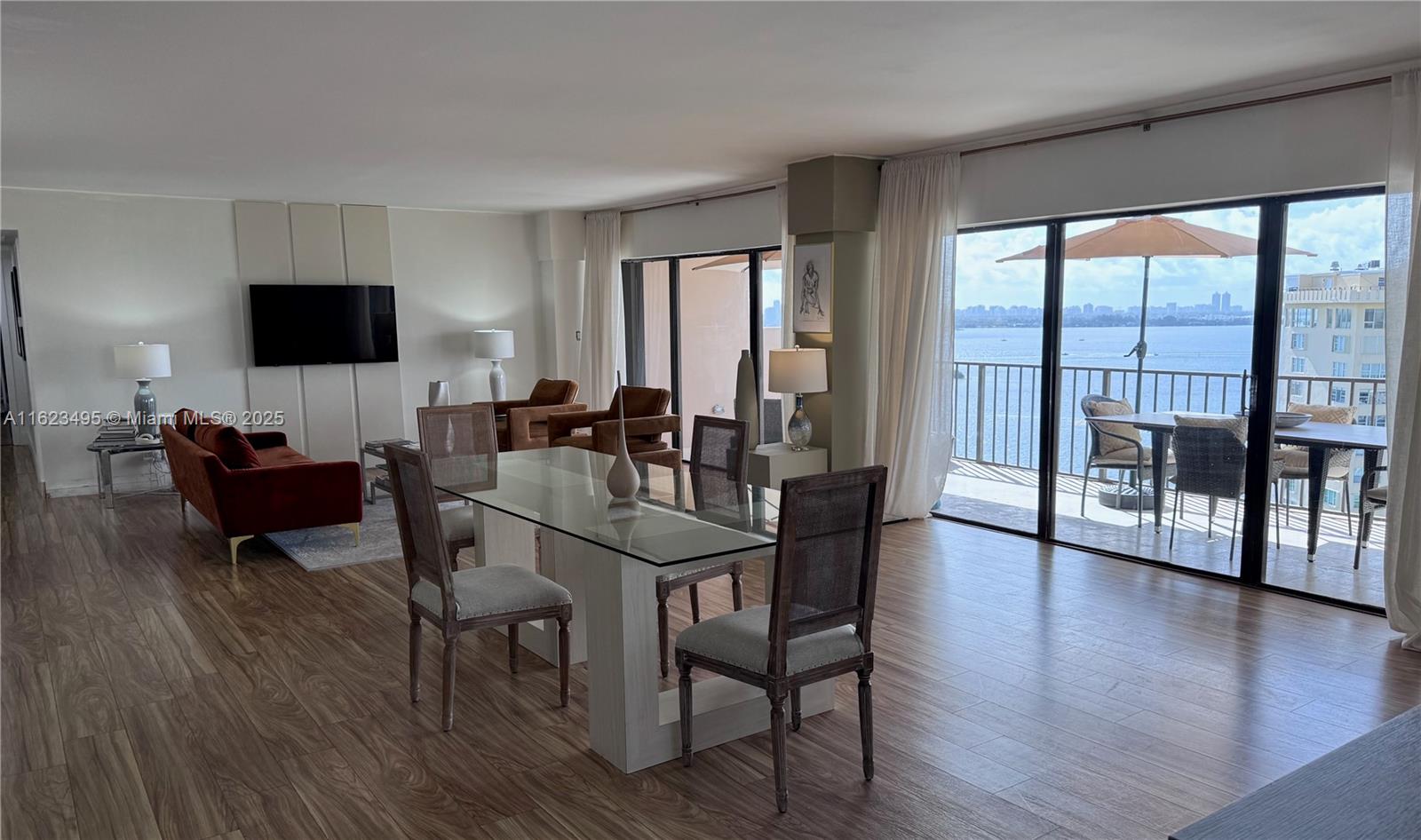 CRICKET CLUB CONDO - Residential